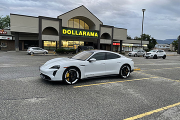 保时捷上市首日市值排进前4，小鹏汽车跌破100亿美元