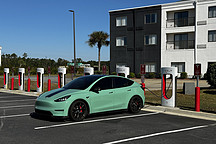 特斯拉中國(guó)第三季度營(yíng)收51.31億美元，同比漲64.8%