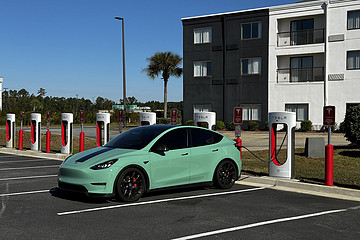 特斯拉中国第三季度营收51.31亿美元，同比涨64.8%