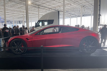 特斯拉首席設(shè)計(jì)師談Cybertruck和Roadster 2