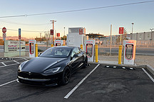 特斯拉汽车的4.5万和8.9万