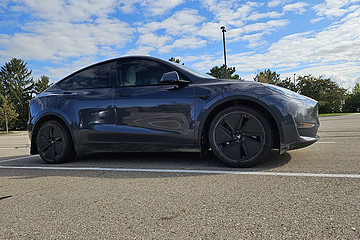 焕新版Model 3、进化版Model Y陆续到店