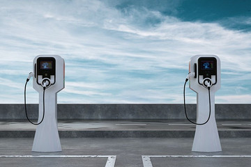 新能源汽车电池之战：宁德时代神话不再？