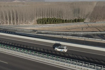 中国完成首次高速公路无人驾驶队列测试