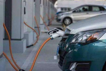 陳清泰:預(yù)計(jì)到2025年前后電動(dòng)車(chē)性?xún)r(jià)比將超過(guò)燃油車(chē)