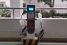 人大热议提高充电桩覆盖率，推动电动汽车由“车补”转向“桩补”