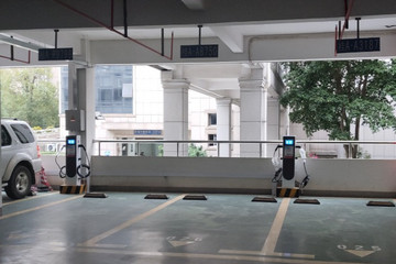 电动汽车充电站充电费用高与充电桩运营商盈利难矛盾如何解