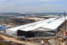 特斯拉上海工厂二期最新进展：动力电池厂房现雏形