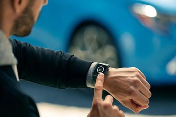 手表汽车何时出现？