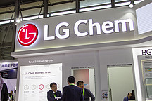 「围猎」动力电池，「前浪」们追赶特斯拉的第一步