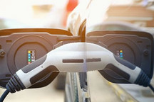 新能源汽车销量下滑 未来3年是产业“破晓”时刻