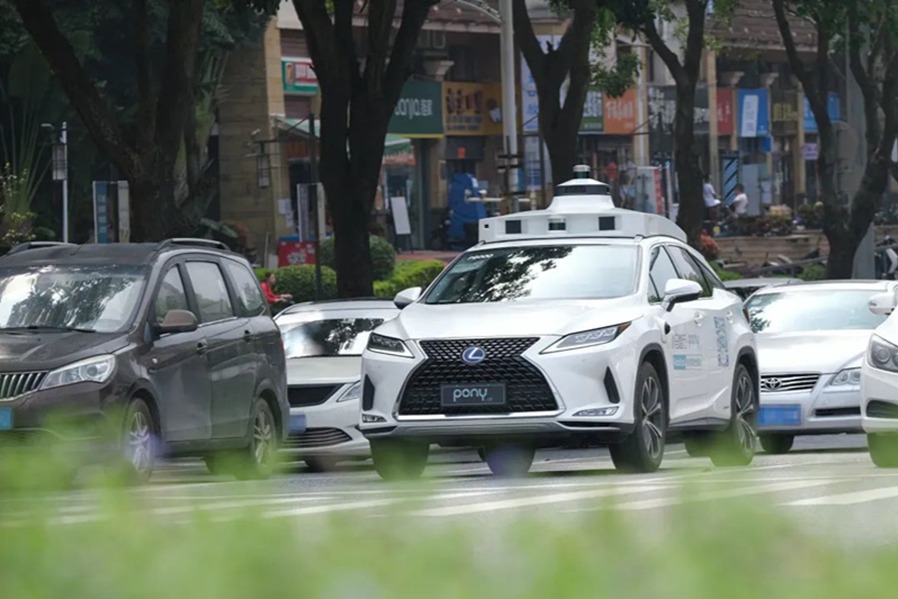 小马智行成国内首个获得出租车经营许可的自动驾驶公司，5月开启收费运营