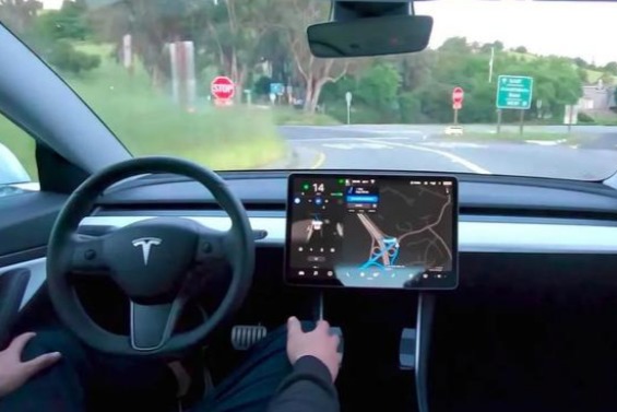 自动驾驶再惹争议，特斯拉或因虚假宣传被加州禁售