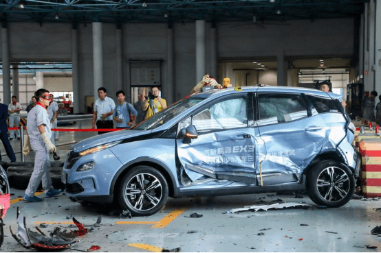 【新聞稿】比想象中更安全，北汽新能源EX3三車雙重碰撞獲滿分評(píng)價(jià)972.png