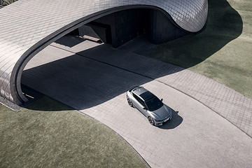 起亚EV6全球首秀 向电气化时代迈进