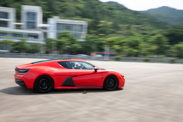 法诺新能源汽车亮相深圳，轻量化设计立足环保节能