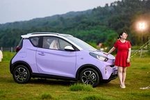 奇瑞QQ行業(yè)首創(chuàng)用戶真人秀微綜 跟著最美女教師開啟“暑期公開課”