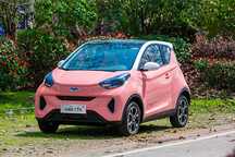 小蚂蚁女王版和欧拉R1女神版 微型纯电小车买谁最划算