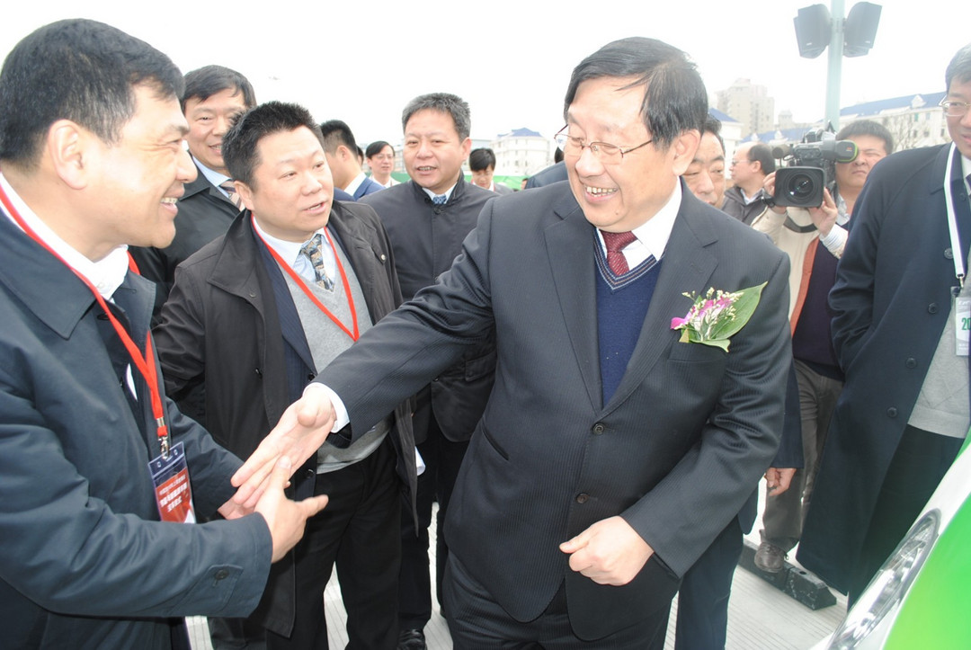 1585211078883309.jpg <a class='link' href='http://www.idc61.net/tag/萬鋼' target='_blank'>萬鋼</a>與王總.JPG