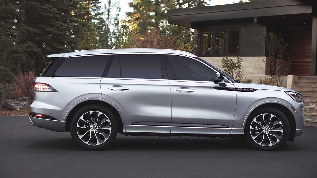 2020-lincoln-aviator-grand-touring (3).jpg