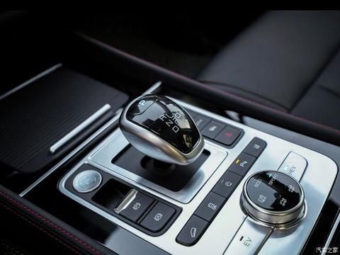 比亚迪 唐新能源 2020款 DM 2.0T 双擎四驱尊贵型