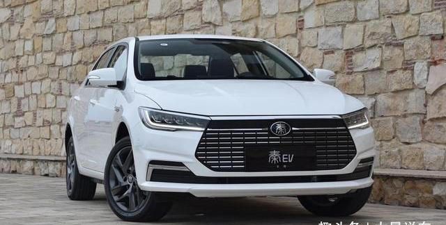 比亞迪終于爆發(fā)了！新車僅12.99萬，最大續(xù)航421Km