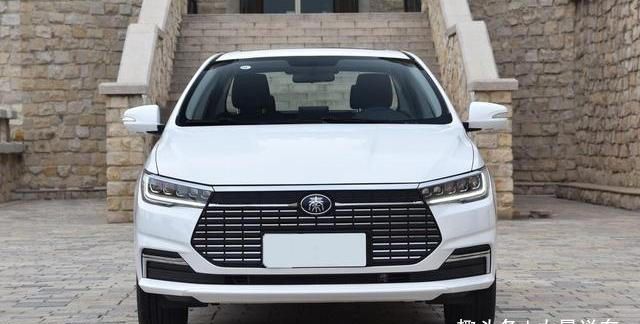 比亞迪終于爆發(fā)了！新車僅12.99萬，最大續(xù)航421Km