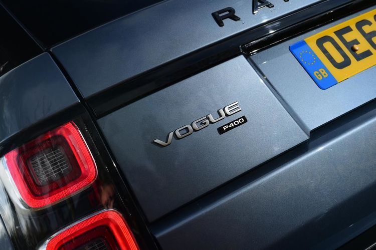 比所謂的插電混動版實際！賞析2020款攬勝P400 Vogue