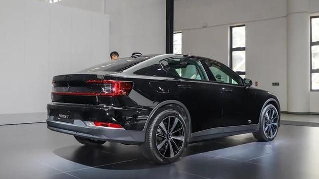吉利再出“王炸”，純電動豪車起步408馬，4.7秒破百
