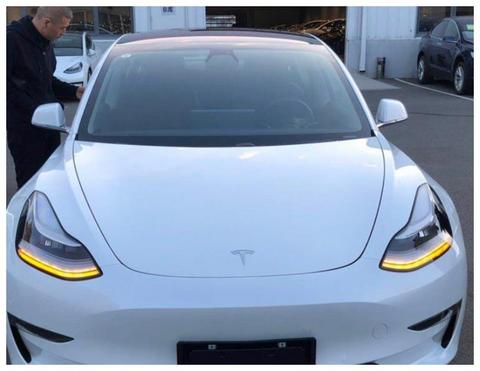 32.38万提辆特斯拉Model3，行驶1400公里后，车主憋了几句话要说