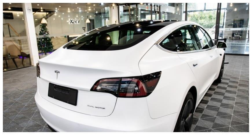 32.38萬提輛特斯拉Model3，行駛1400公里后，車主憋了幾句話要說