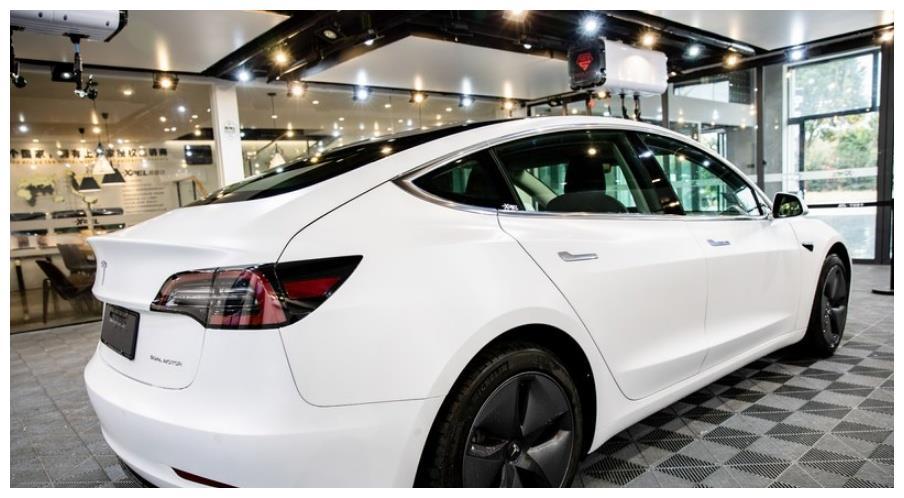 32.38萬提輛特斯拉Model3，行駛1400公里后，車主憋了幾句話要說