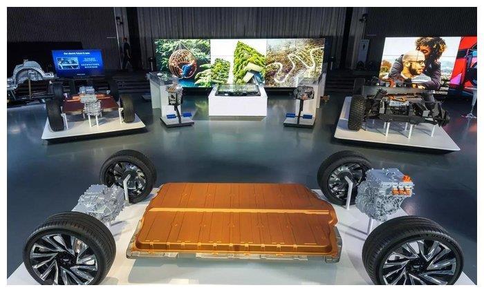 疑似電動版科邁羅 雪佛蘭品牌發(fā)布純電動新車預(yù)告圖！