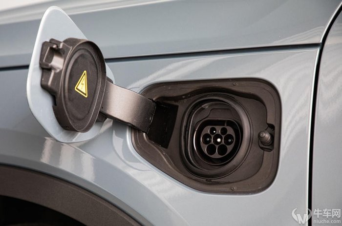 新增插電混動(dòng)版本 沃爾沃XC40 T5新車解析