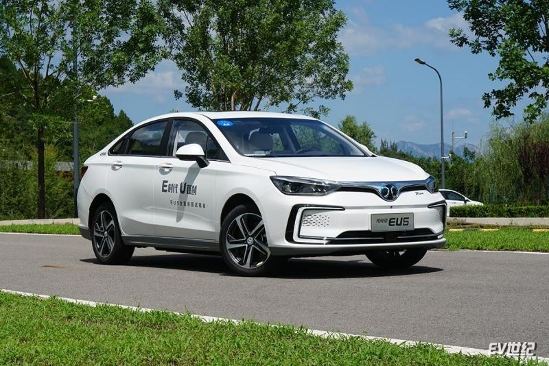 A級<a class='link'  target='_blank'>純電動</a>怎么選？BEIJING-EU5、<a class='link'  target='_blank'>榮威Ei5</a>、<a class='link'  target='_blank'>帝豪EV</a>橫評