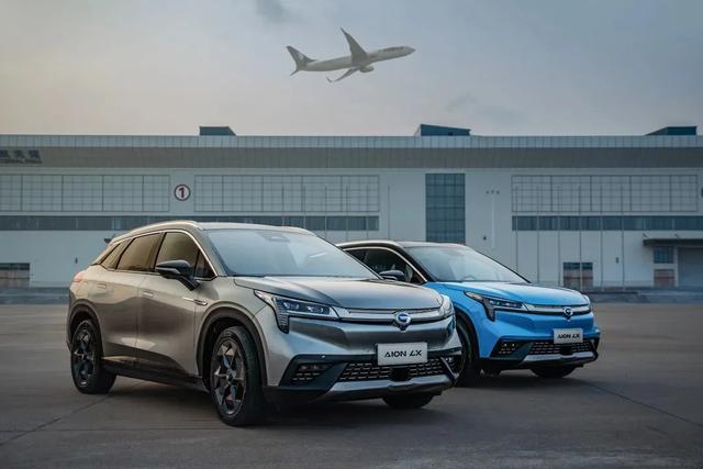 軸距都是2920mm、百公里加速3.9秒，這兩款車型是中國驕傲
