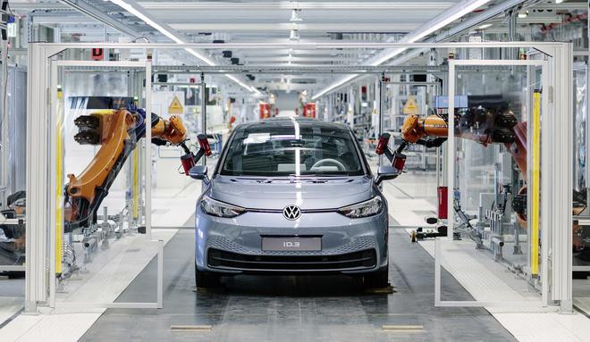Volkswagen ID.3 Секрет Парковку официально сдали в июле