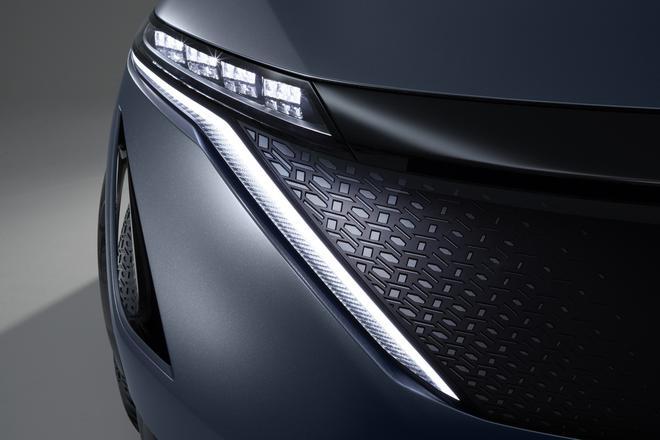 日產(chǎn)Ariya純電動(dòng)跨界概念車前進(jìn)氣格柵的日式“組子”圖案，可以追溯到中國(guó)古代的窗欞設(shè)計(jì)