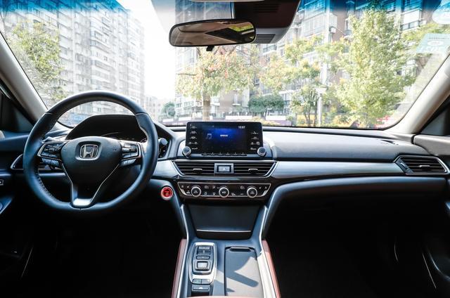 INSPIRE混動油耗、動力、空間表現(xiàn)怎么樣？看看車主們怎么說