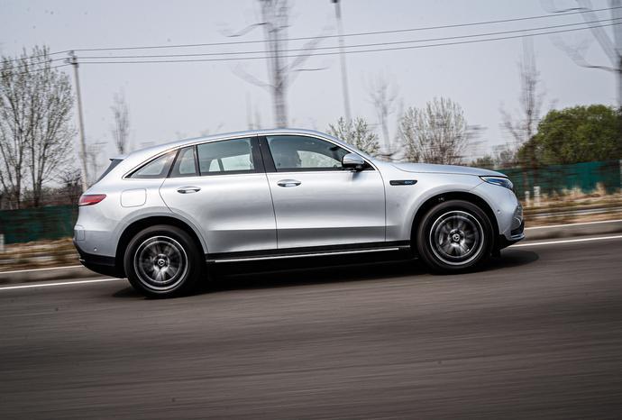 60万的电动车奔驰eqc到底贵在哪儿