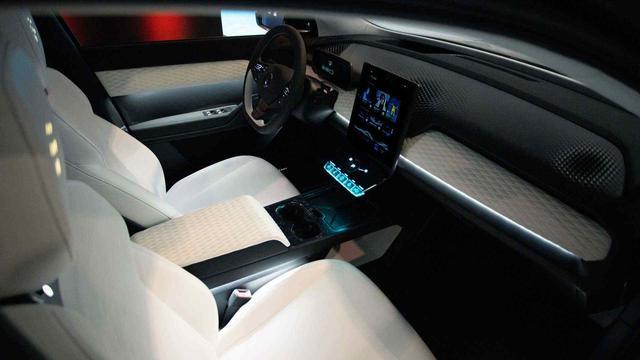 EPA續(xù)航480km，美國品牌Fisker新車曝光，對標特斯拉皮卡？