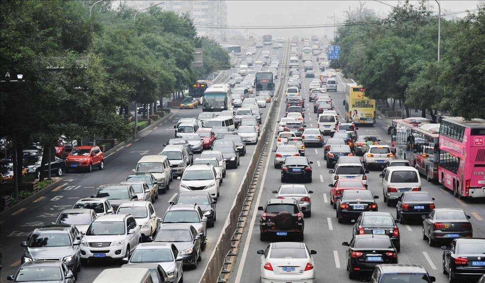 上海对购买新能源汽车的消费者给予5000元充电补助