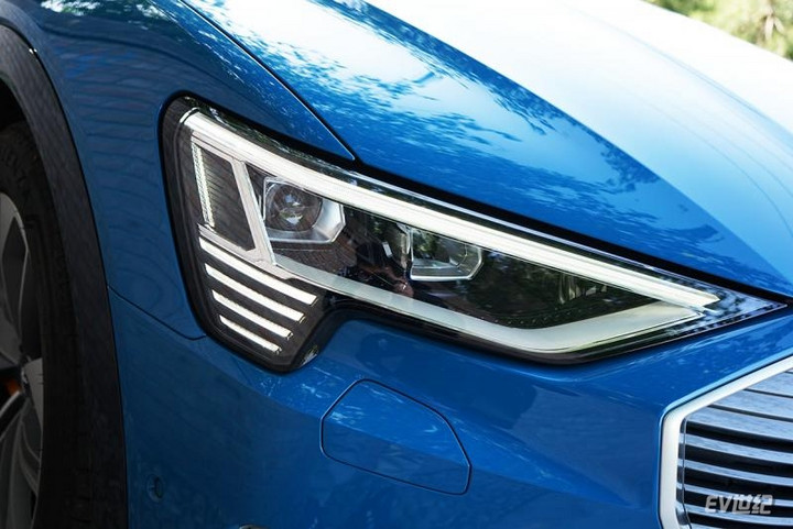 �Ӵ�Խ�ò��ܶ����������� ȫ��λ����µ�e-tron