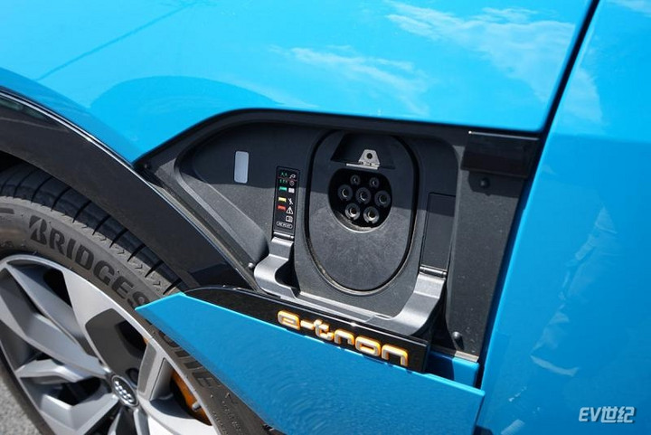 �Ӵ�Խ�ò��ܶ����������� ȫ��λ����µ�e-tron