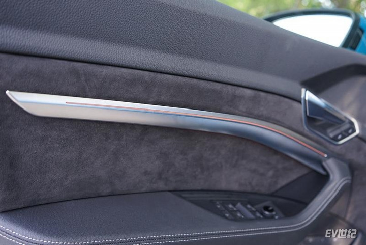 �Ӵ�Խ�ò��ܶ����������� ȫ��λ����µ�e-tron