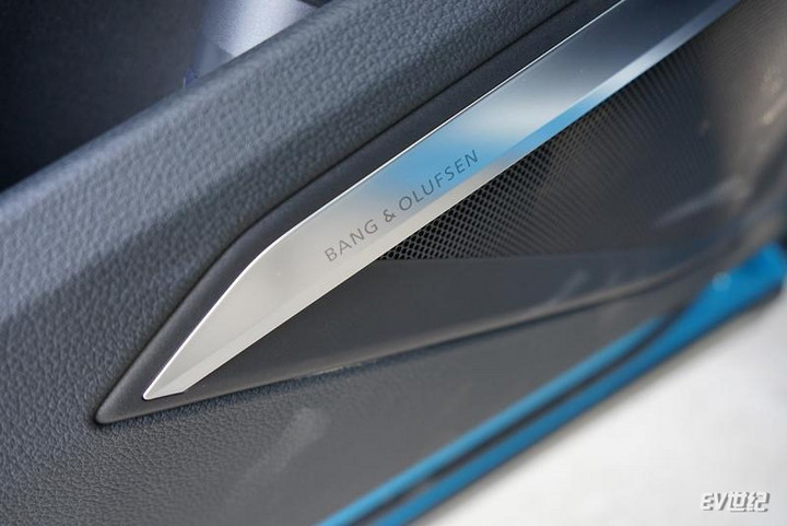 �Ӵ�Խ�ò��ܶ����������� ȫ��λ����µ�e-tron