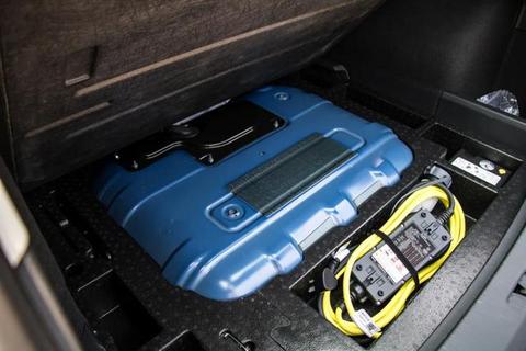 能纯电跑也能秒变性能车，20多万买辆“绿牌”SUV简直赚翻