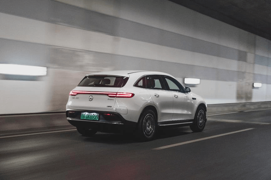 新勢力電動車不酷么，為什么要選擇奔馳EQC？