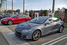 马斯克：特斯拉三季度交付将达10万辆