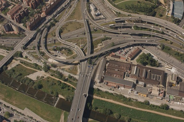 西雅特将车辆与交通基础设施相连 帮助驾驶员预测前方交通情况